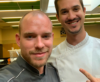 Farkas Richárd és Gábor a Metro továbbképzésén